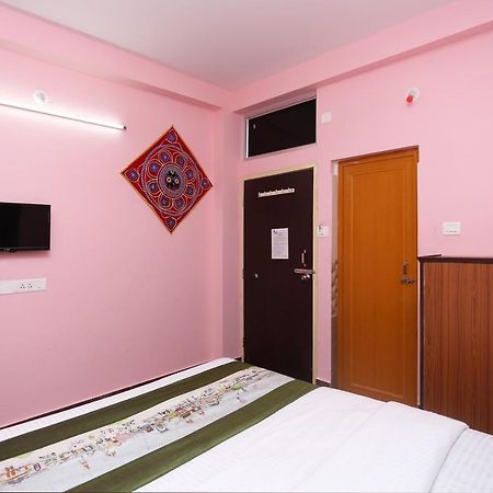 Oyo Hotel Balaram Palace Puri Exterior foto